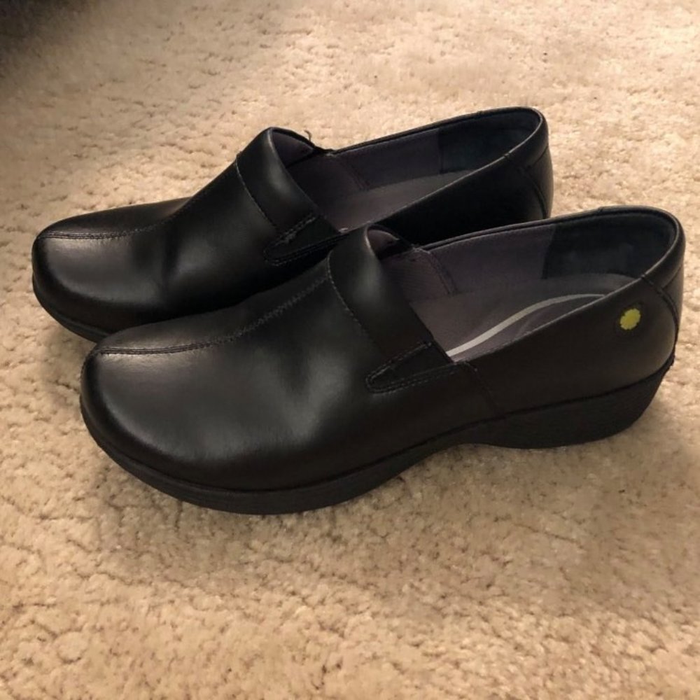 Black Dansko Work Wonders Clogs Size 40 Like-new